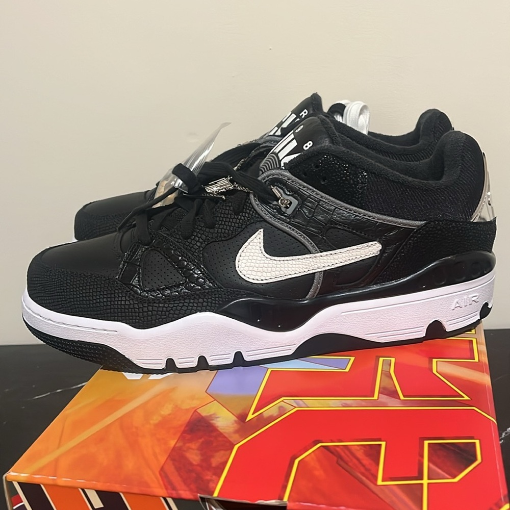 Nike Black and White Sneakers